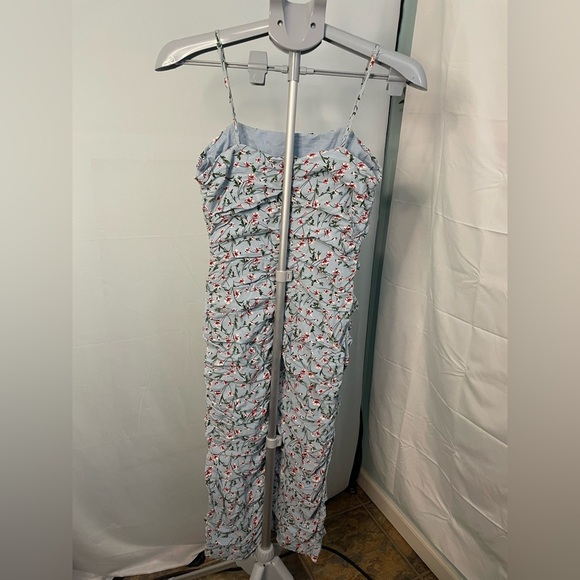 Bardot Ruched Floral Midi Dress in Sky Roses size 8 - Picture 4 of 7